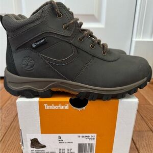 Timberland Youth Mt. Maddsen Mid Waterproof Boots